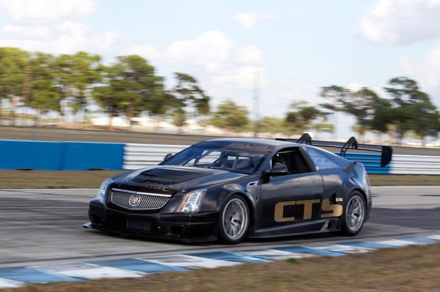  Cadillac CTS-V Coupe SCCA Race Car 2011 года  (фото 9 из 26)